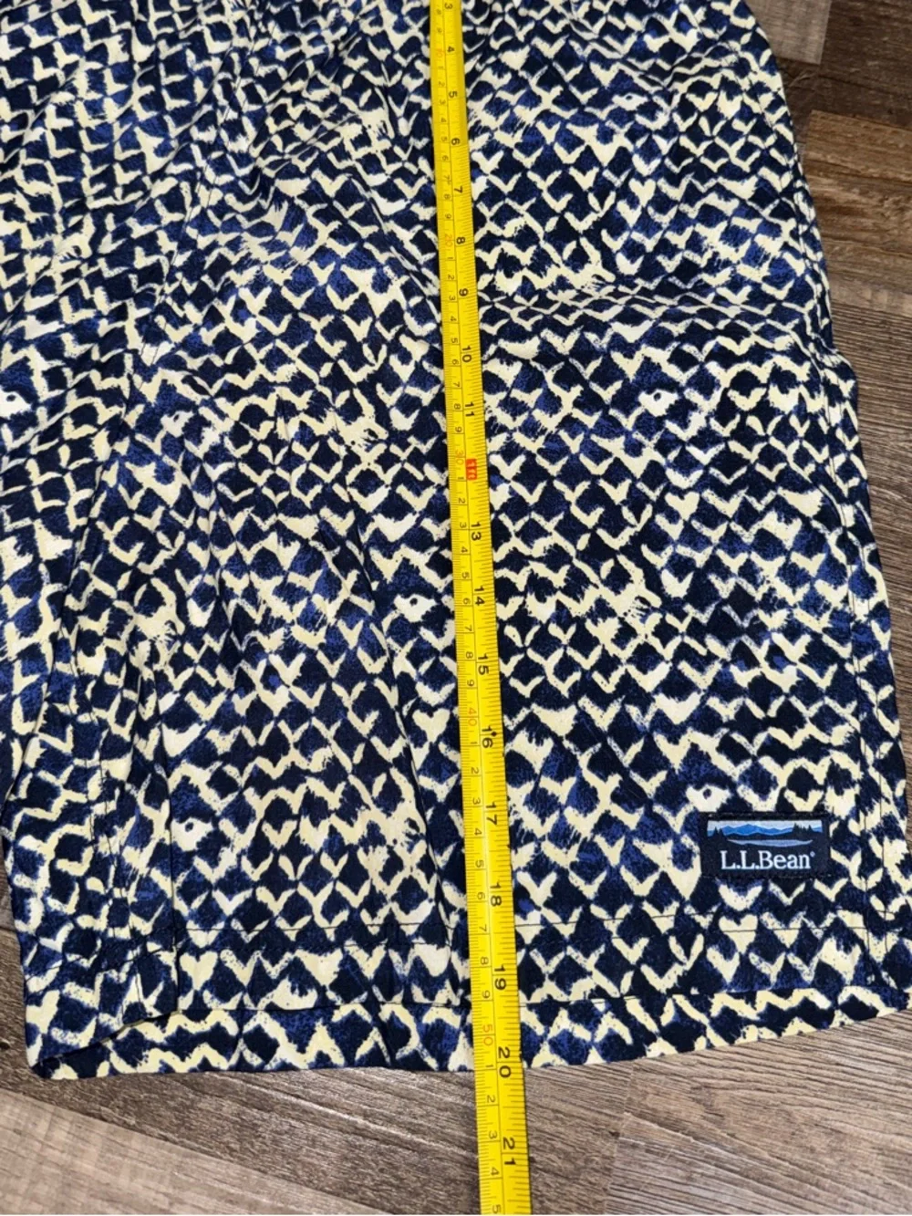 L.L. Bean Men’s Swim Trunks Large Blue Cream Pattern Lined Nylon Beach Shorts